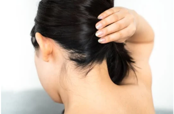 うなじに除毛クリームは危険？失敗しないコツとプロに任せるメリット